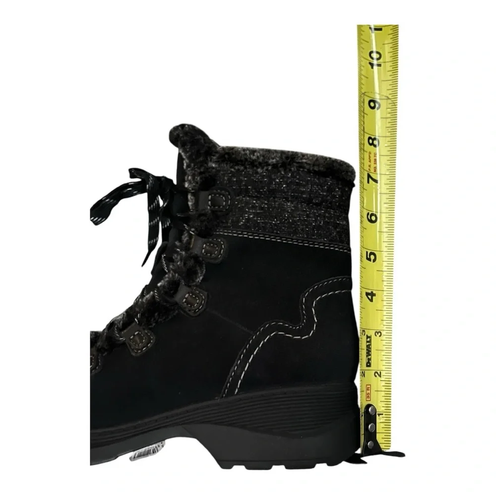NWT Clarks Aveleigh Zip black suede leather boots